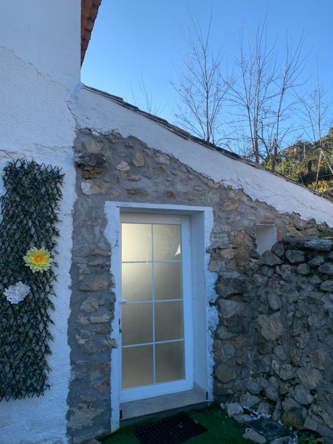 Casa Tatisita Luna セグラ・デ・ラ・シエラ エクステリア 写真