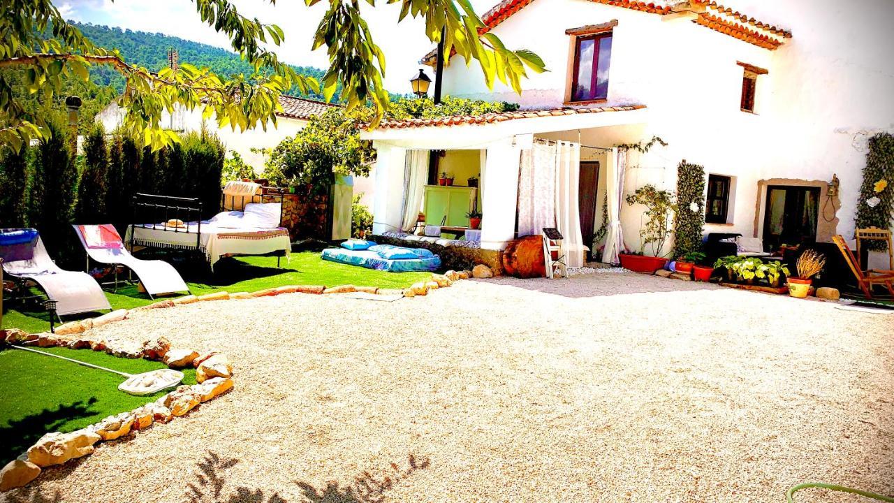 Casa Tatisita Luna セグラ・デ・ラ・シエラ エクステリア 写真